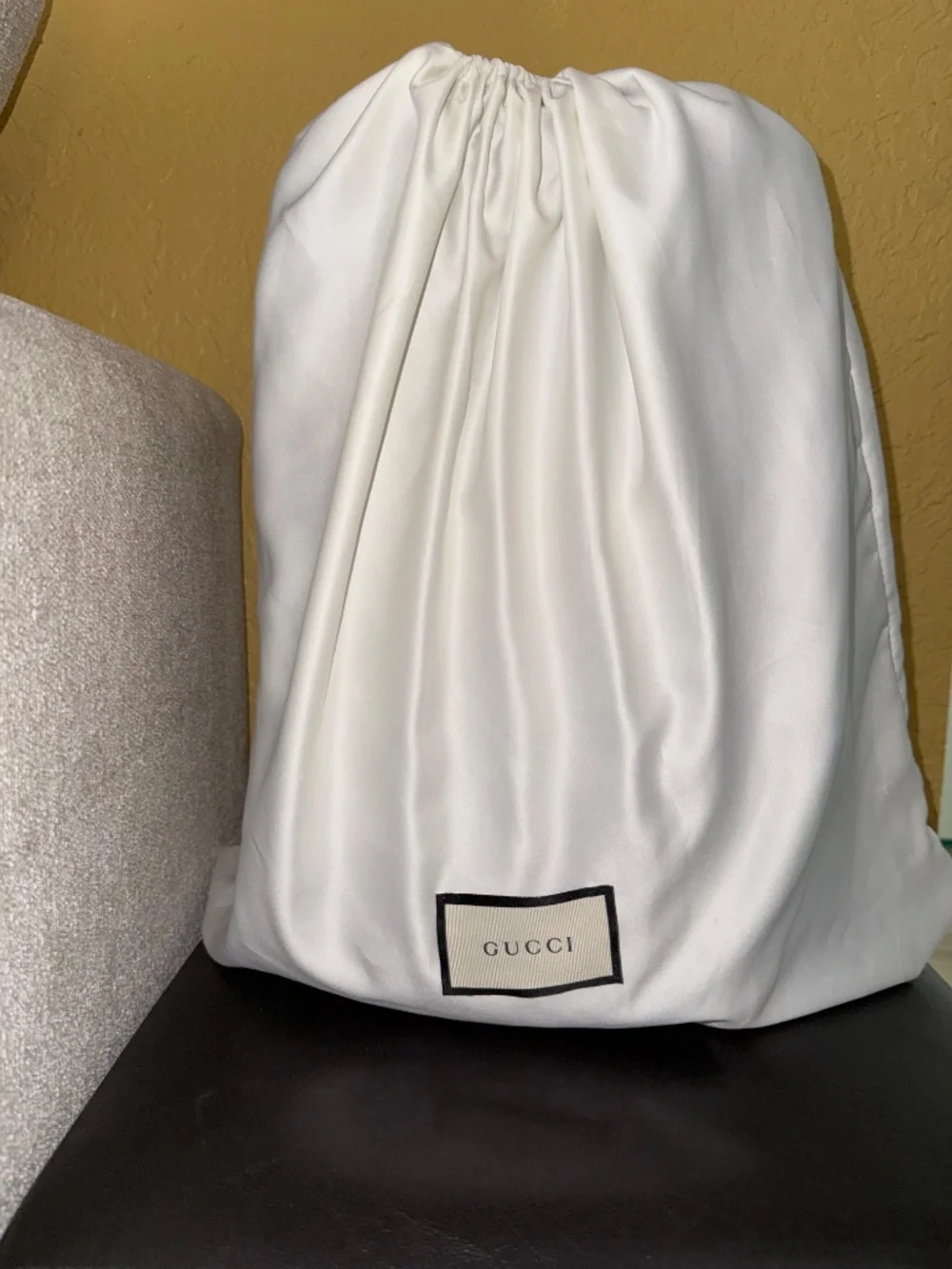 Gucci (Large) - Picture 10 of 13